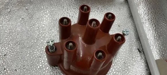 Mercedes-Benz W123 Spark distributor cap 1306092