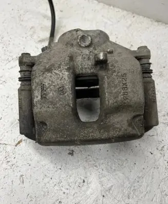 Mercedes-Benz C W204 Front brake caliper 4053-B 3033