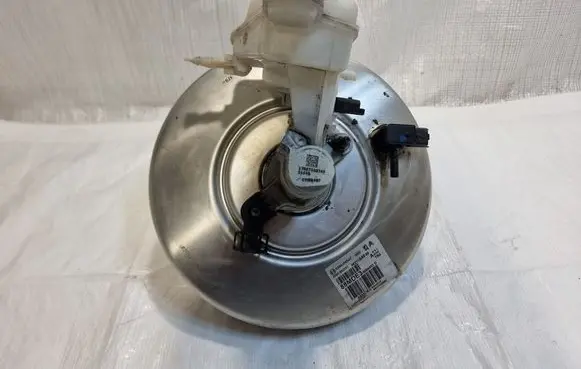 Opel Combo E Brake booster 9821104980