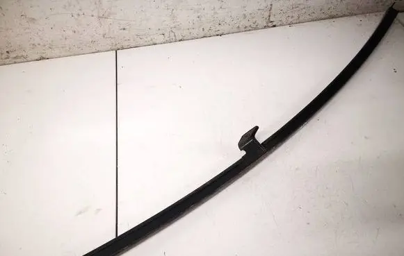 Honda CR-V Rear door glass trim molding 