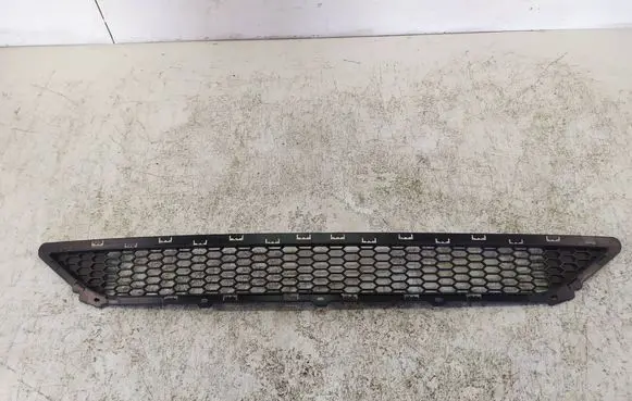 Hyundai Tucson TL Front bumper lower grill 86561-D7000