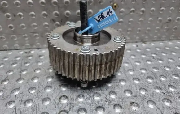 Volkswagen Golf VII Camshaft pulley/ VANOS 04E109153