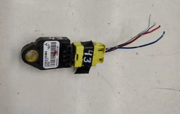 Mitsubishi Outlander Airbag deployment crash/impact sensor 8651A001