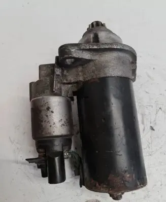 Volkswagen PASSAT B6 Starter motor 1005831311