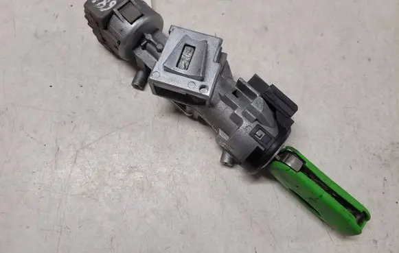 Ford Mondeo MK IV Ignition lock 3M513F880AD D7520013OY 6E5T15607BA