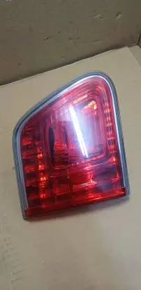 Toyota Avensis T270 Tailgate rear/tail lights E208052