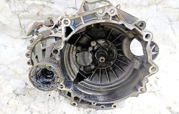 Manual 5 speed gearbox