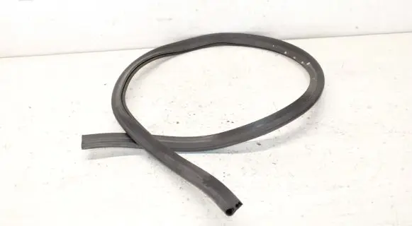 Volkswagen Tiguan Engine compartment rubber 5N0823723B