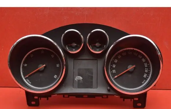 Opel Astra J Speedometer (instrument cluster) 13355355