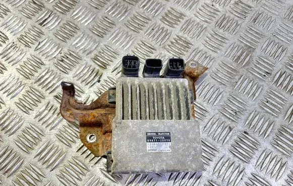 Toyota Avensis T250 Fuel injection control unit/module 8987120070 1310001371