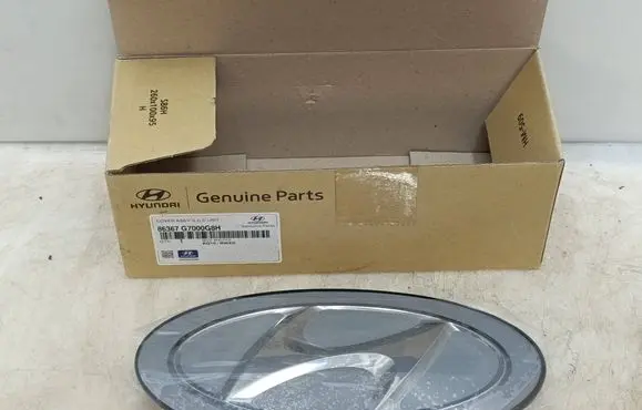 Hyundai Ioniq Manufacturer badge logo/emblem 86367G7000G DZKD60650585