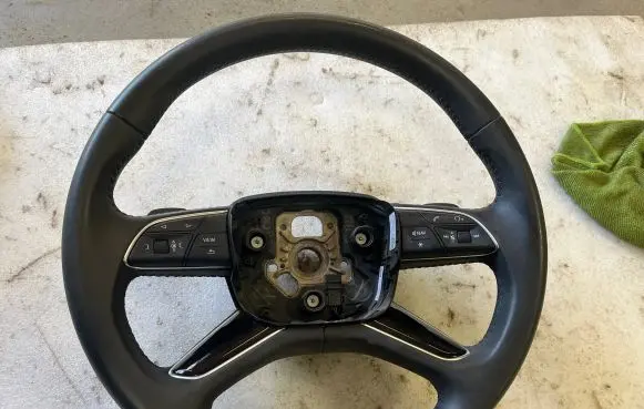 Audi Q7 4M Steering wheel 4M0419091