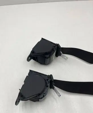 BMW 1 F20 F21 Rear seatbelt S3724330904