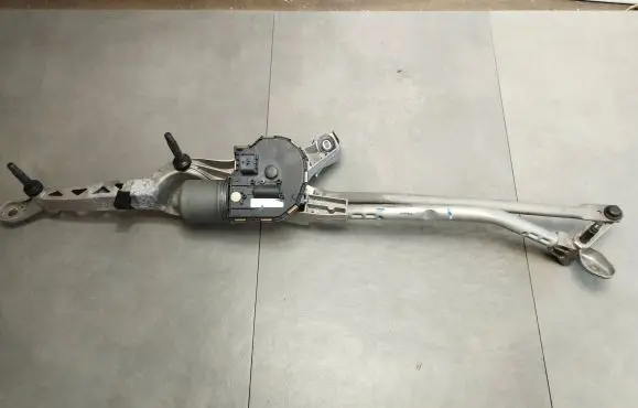 Mercedes-Benz CLS C218 X218 Front wiper linkage and motor A2128201340