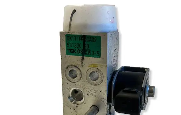 Hyundai Kona II Air conditioning (A/C) expansion valve 53133090