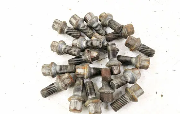 Nuts/bolts