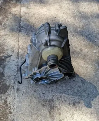 BMW X5 E70 Gearbox transfer box case 27107599886 27107599889 27102449709