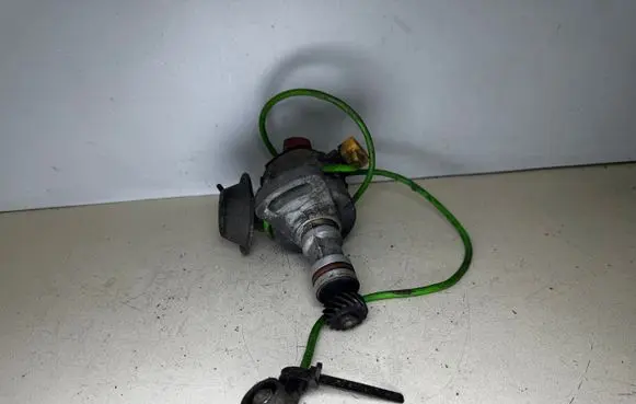 Mercedes-Benz E W124 Spark distributor 0237002059 0021589401