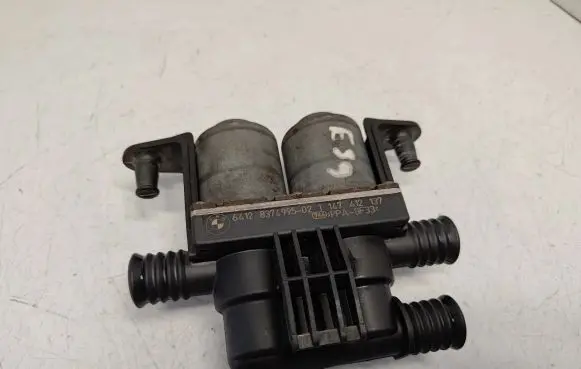 BMW 5 E39 Coolant heater control valve 64128374995 64128372016 64128391000
