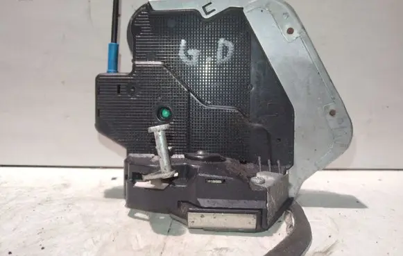 Suzuki Grand Vitara I Rear door lock 6K1313