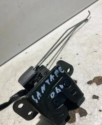 Hyundai Santa Fe Tailgate/trunk/boot lock/catch/latch 812302B000