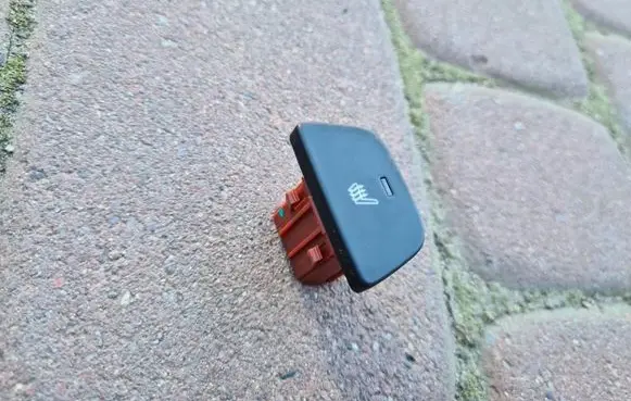 Opel Astra K Seat heating switch 12TYS