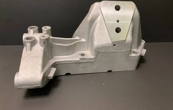 Iveco Daily 6th gen Gearbox mounting bracket 504386159