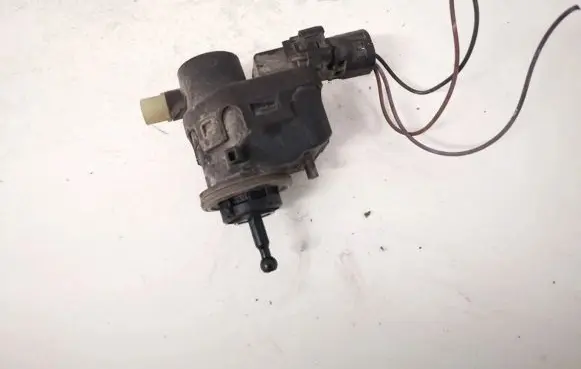 Headlight level adjustment motor
