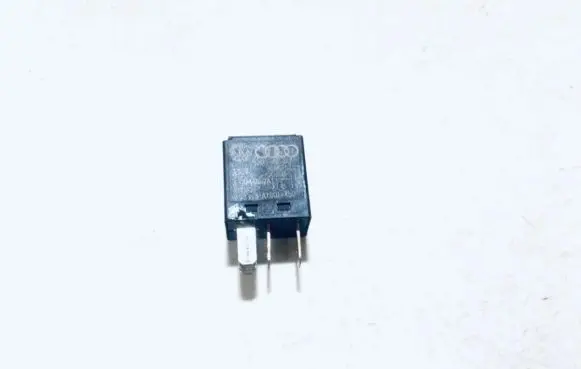 Audi A3 S3 8P Other relay 8Z0951253 V23074