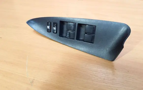 Toyota RAV 4 (XA30) Electric window control switch 7423242070