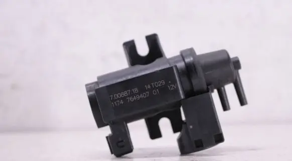 BMW X3 F25 Turbo solenoid valve 70088718 7649407