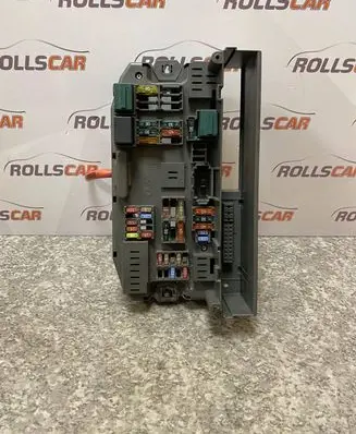 BMW X5 E70 Fuse module 518966010B B010107400 693169003