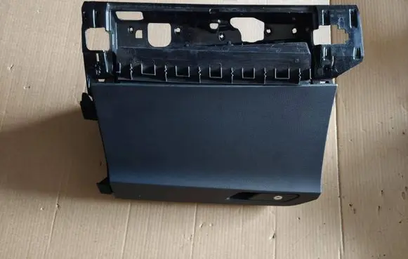 Audi Q3 F3 Glove box 83B857035B