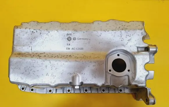 Volkswagen Touran I Oil sump 038103603AG