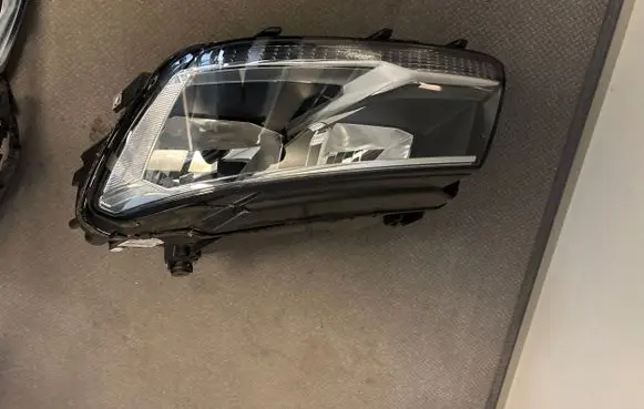 Volkswagen Tiguan Headlight/headlamp 5NC941005B 030110160100
