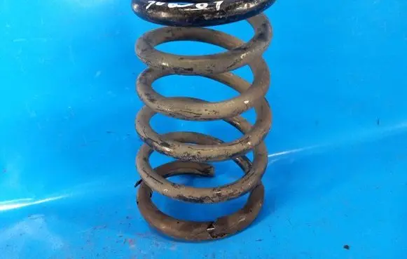 Volvo XC90 Rear coil spring 31329365