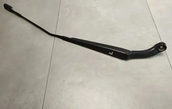 Audi A3 S3 8V Front wiper blade arm 8V1955408B
