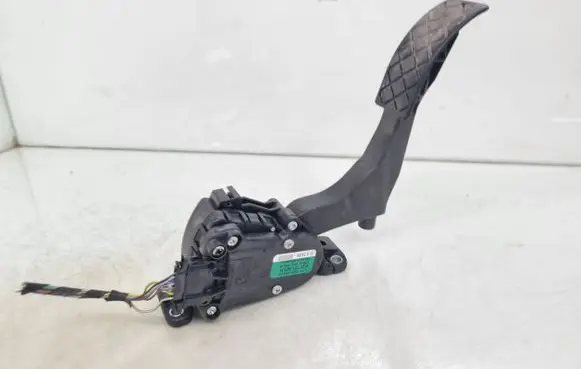 Seat Ibiza IV (6J,6P) Accelerator throttle pedal 6Q1721503M 6PV00849631