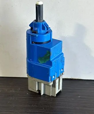 Clutch pedal sensor