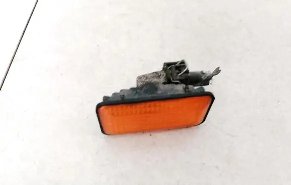 Volkswagen Golf III Front fender indicator light