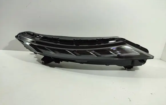 Mitsubishi Outlander IV Headlight/headlamp 8310A044