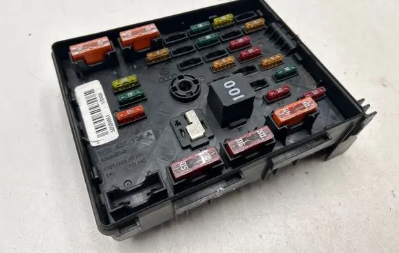 Volkswagen PASSAT B7 Fuse module 3C0937125A 63595743 6359574