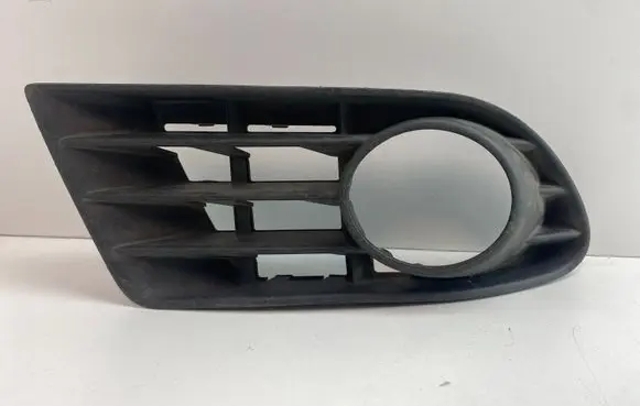 Volkswagen Golf V Front bumper lower grill 5M0853665C