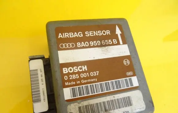 Audi A4 S4 B5 8D Airbag control unit/module 8A0959655B