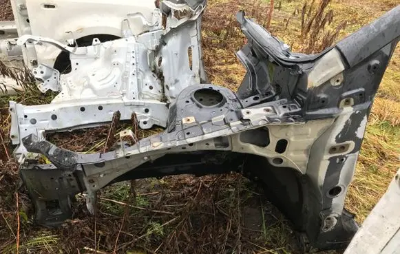 Toyota Avensis T270 Front quarter panel 