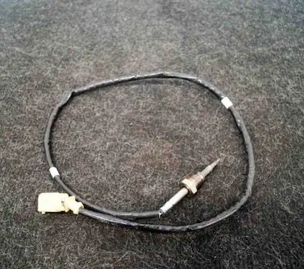 Audi A4 S4 B9 8W Oil temperature sensor 8W0906088F