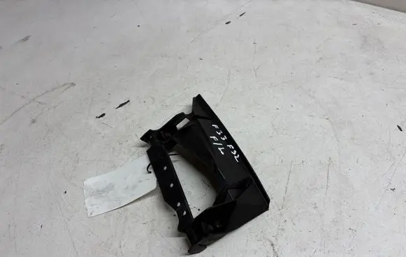 BMW 4 F32 F33 Headlight/headlamp mounting bracket