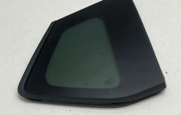Nissan Rogue Rear side window 83306RR0A