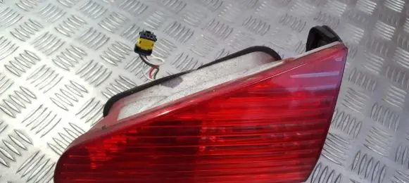 Peugeot 607 Tailgate rear/tail lights