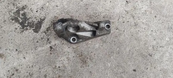 BMW 3 E90 E91 Engine mounting bracket 13517805421